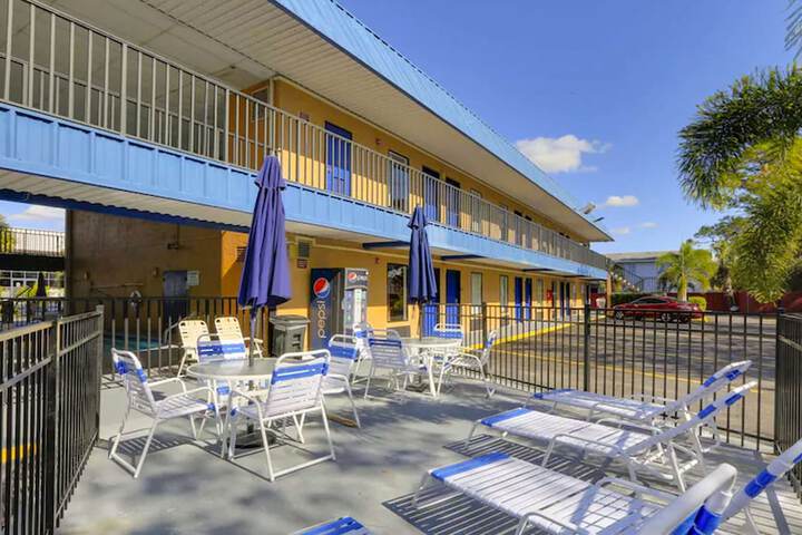 Magnuson Hotel Bradenton - thumb 5