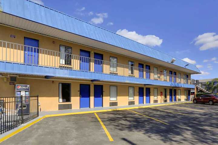 Magnuson Hotel Bradenton - thumb 3