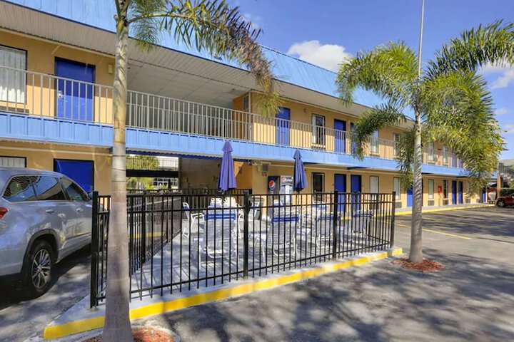 Magnuson Hotel Bradenton - thumb 6