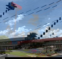 Red Roof Inn & Suites Cleveland, TN - Accommodation Los Angeles