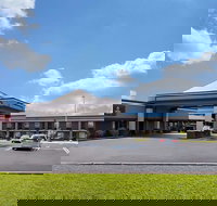 Clarion Inn  Suites Russellville I-40 - Accommodation Los Angeles