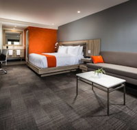 Canoga Hotel - Accommodation Los Angeles