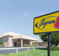 Super 8 by Wyndham Clovis - Accommodation Los Angeles