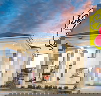 Super 8 by Wyndham Eufaula - Accommodation Los Angeles