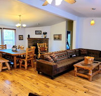 Country Club Chalet - Accommodation Los Angeles
