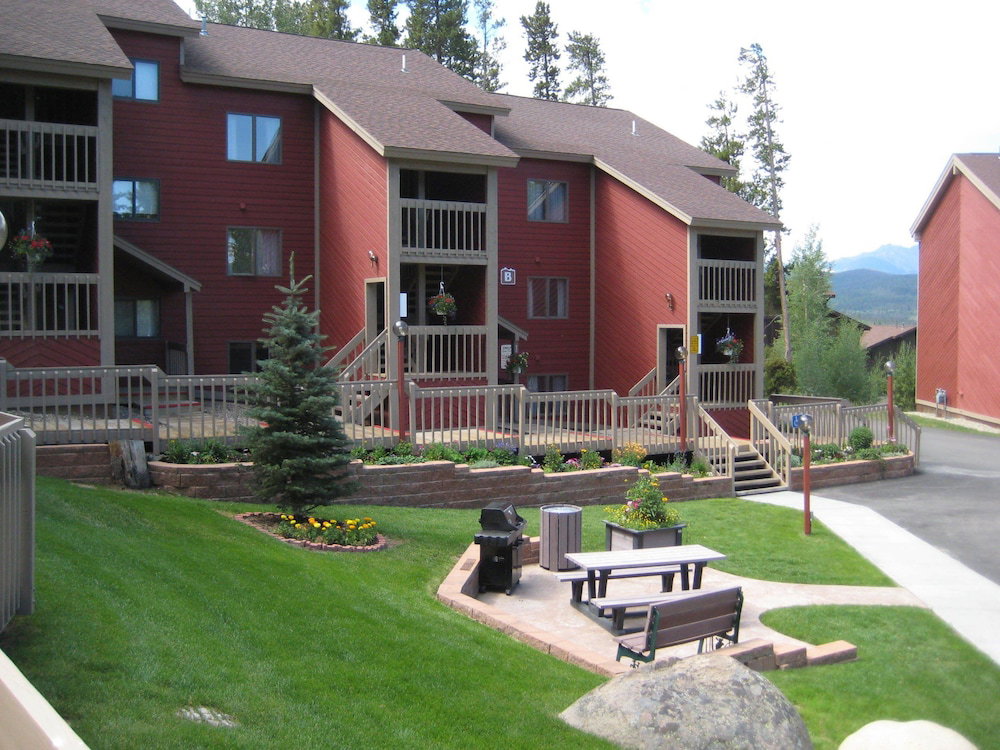 Indian Peaks Resort - thumb 2