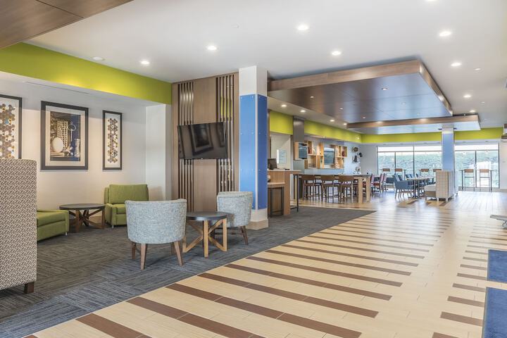 Holiday Inn Express & Suites Clarion, An IHG Hotel - thumb 2