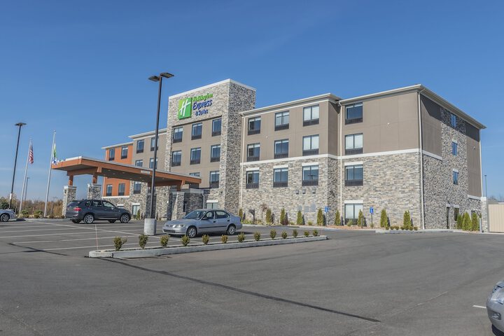 Holiday Inn Express & Suites Clarion, An IHG Hotel - thumb 1