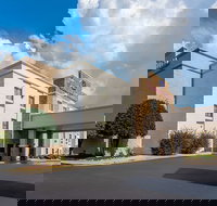 Comfort Suites Airport - Accommodation Los Angeles