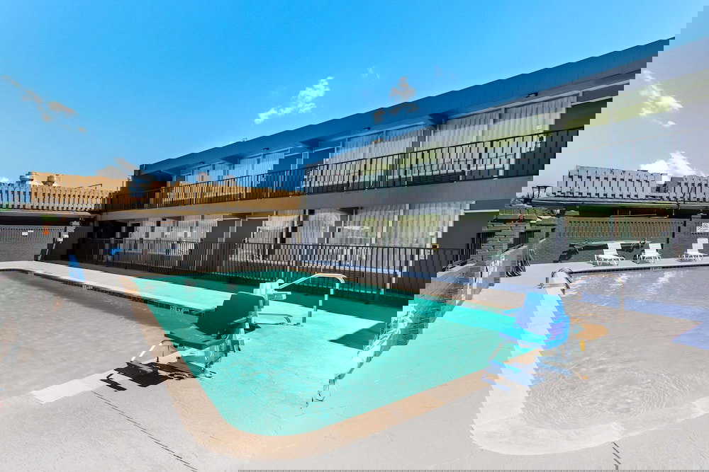 Econo Lodge - thumb 3