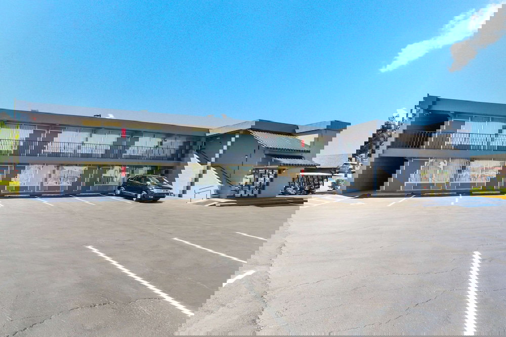 Econo Lodge - thumb 1