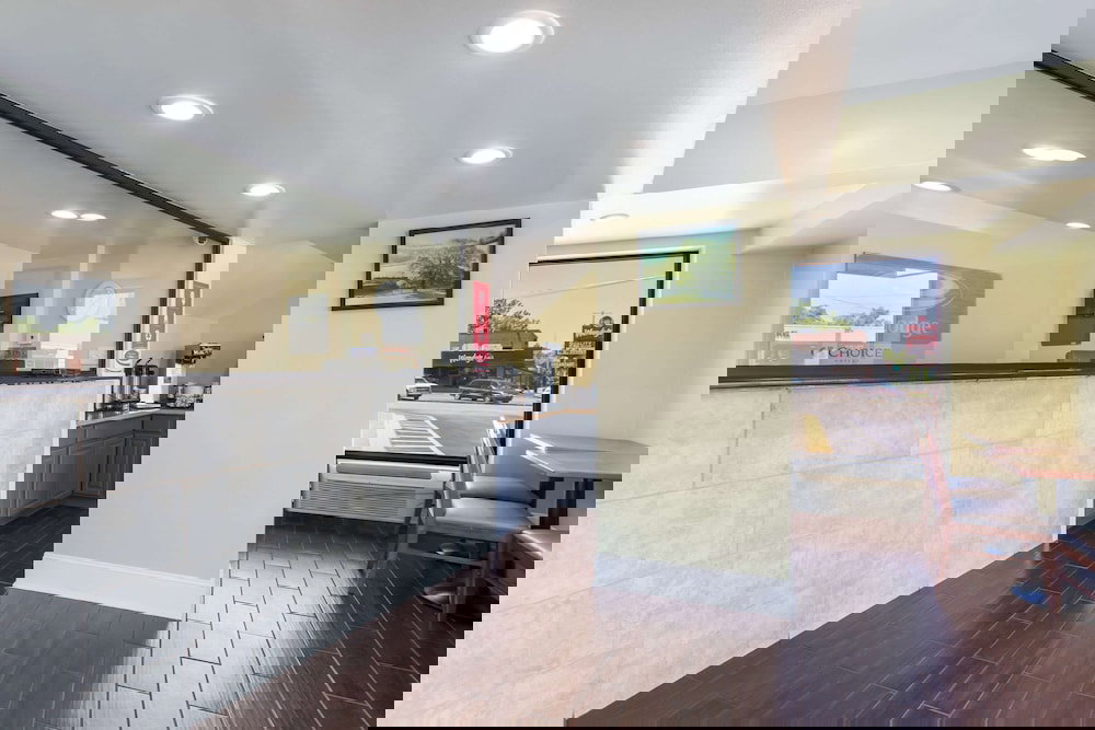 Econo Lodge - thumb 6