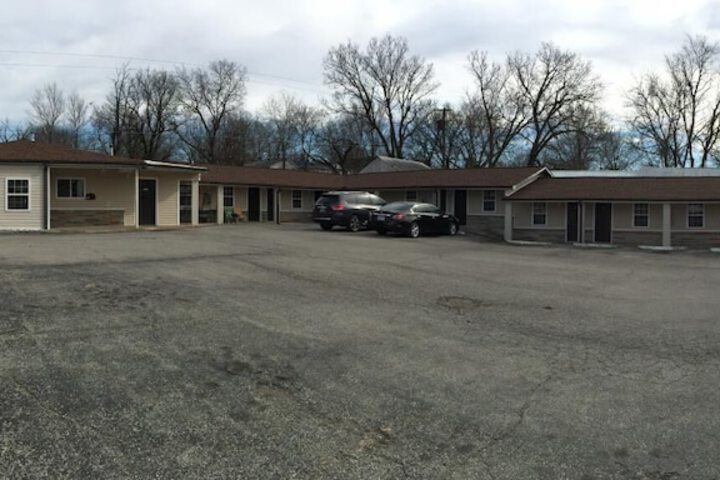 Azure Sky Motel - thumb 1