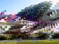 The Buttonwood Inn on Mt. Surprise