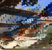 Cottage Lake Bed and Breakfast - Accommodation Los Angeles