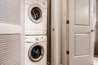 Global Luxury Suites at Park Crest