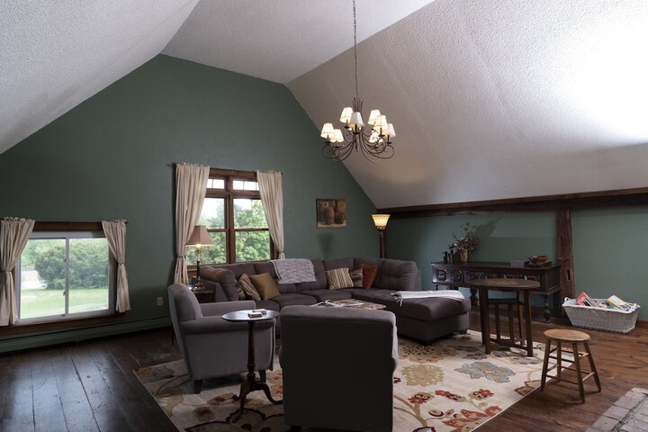 The Karass Inn - thumb 2