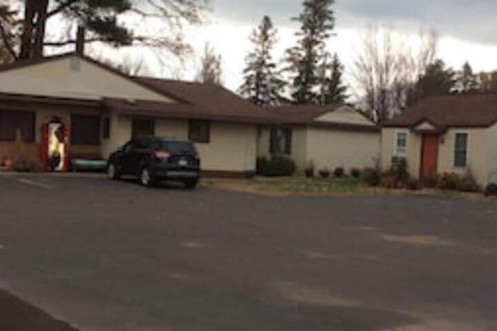 Pullman Motel - thumb 0