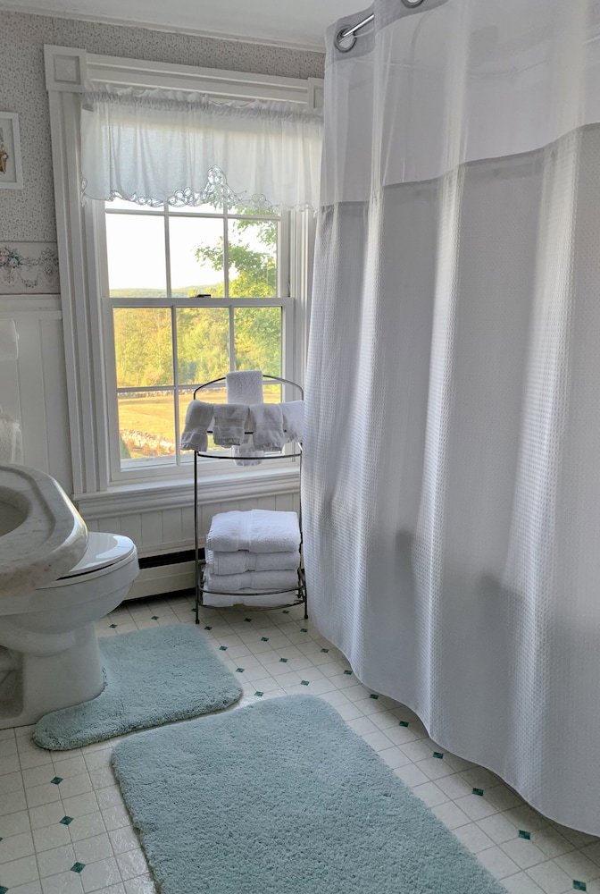 The Maguire House Bed & Breakfast - thumb 3