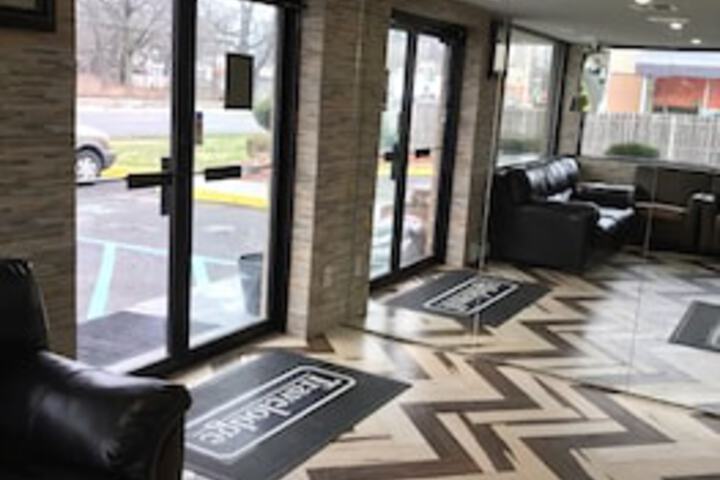 Travelodge By Wyndham Avenel Woodbridge - thumb 2