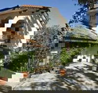 The Lakehouse Bed & Breakfast - Accommodation Los Angeles