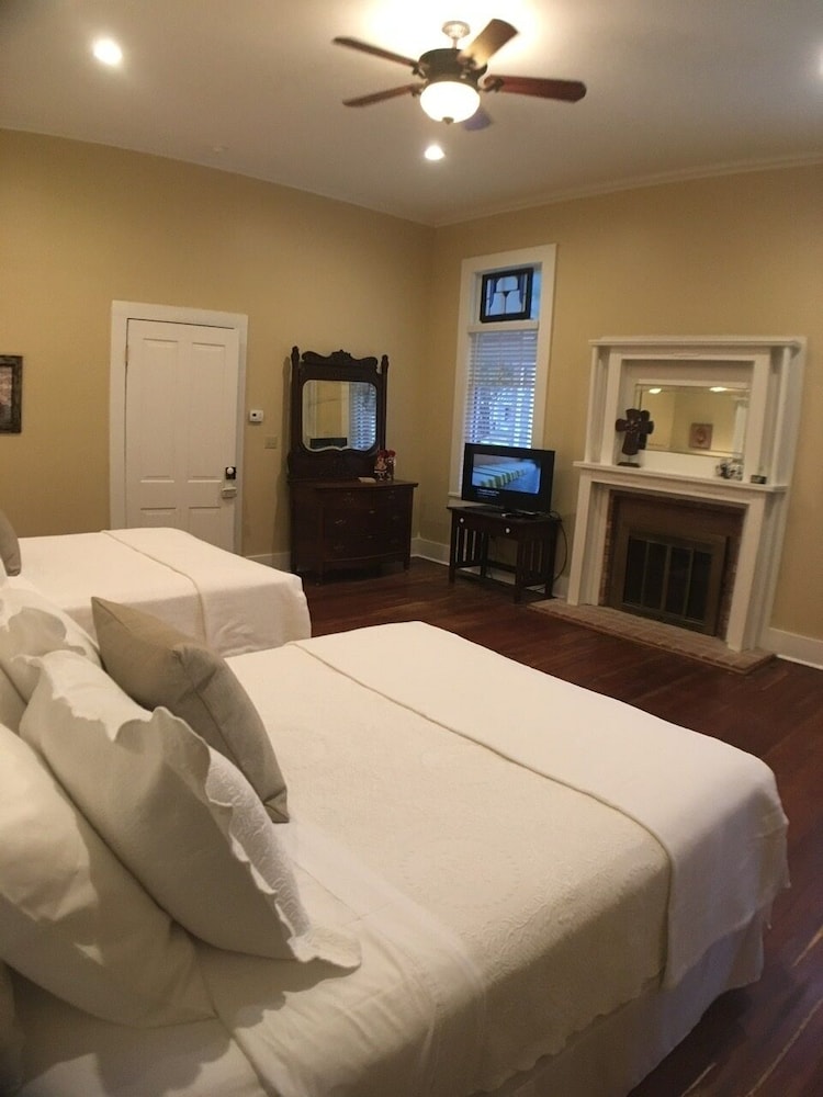 Kennedy Manor B&B - thumb 3