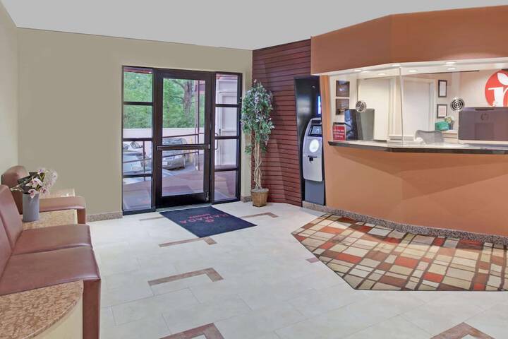 Ramada By Wyndham Bronx - thumb 3