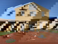 HomeTowne Studios by Red Roof Denver PA