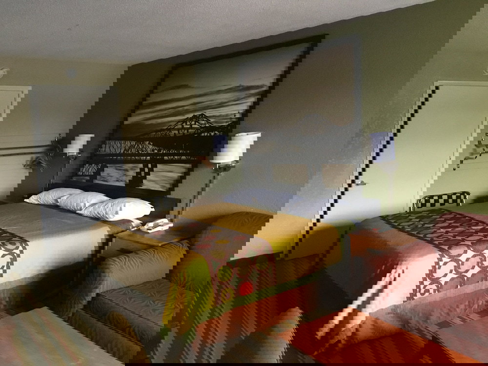 Super 8 By Wyndham Meridian - thumb 6