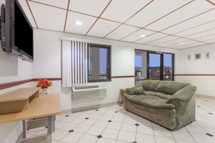 Super 8 By Wyndham Winchester VA - thumb 2