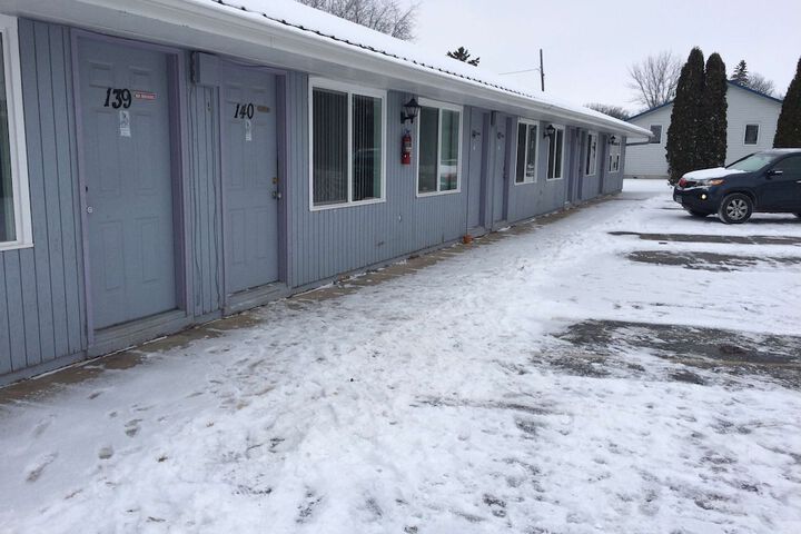 Custom Stay Thief River Falls - thumb 1