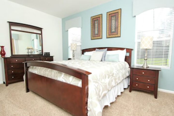 2620 Daulby St. Windsor Hills - thumb 1