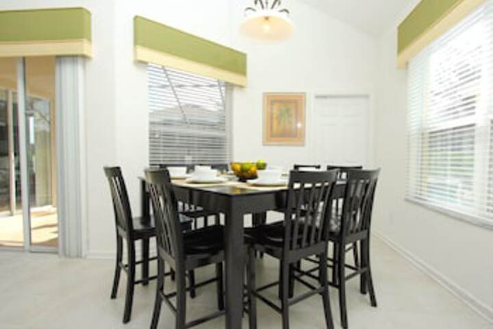 2620 Daulby St. Windsor Hills - thumb 4