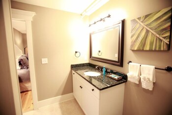 229 King Luxury Suites - thumb 1