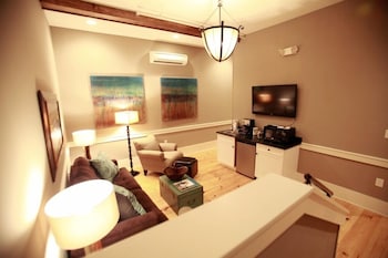 229 King Luxury Suites - thumb 6