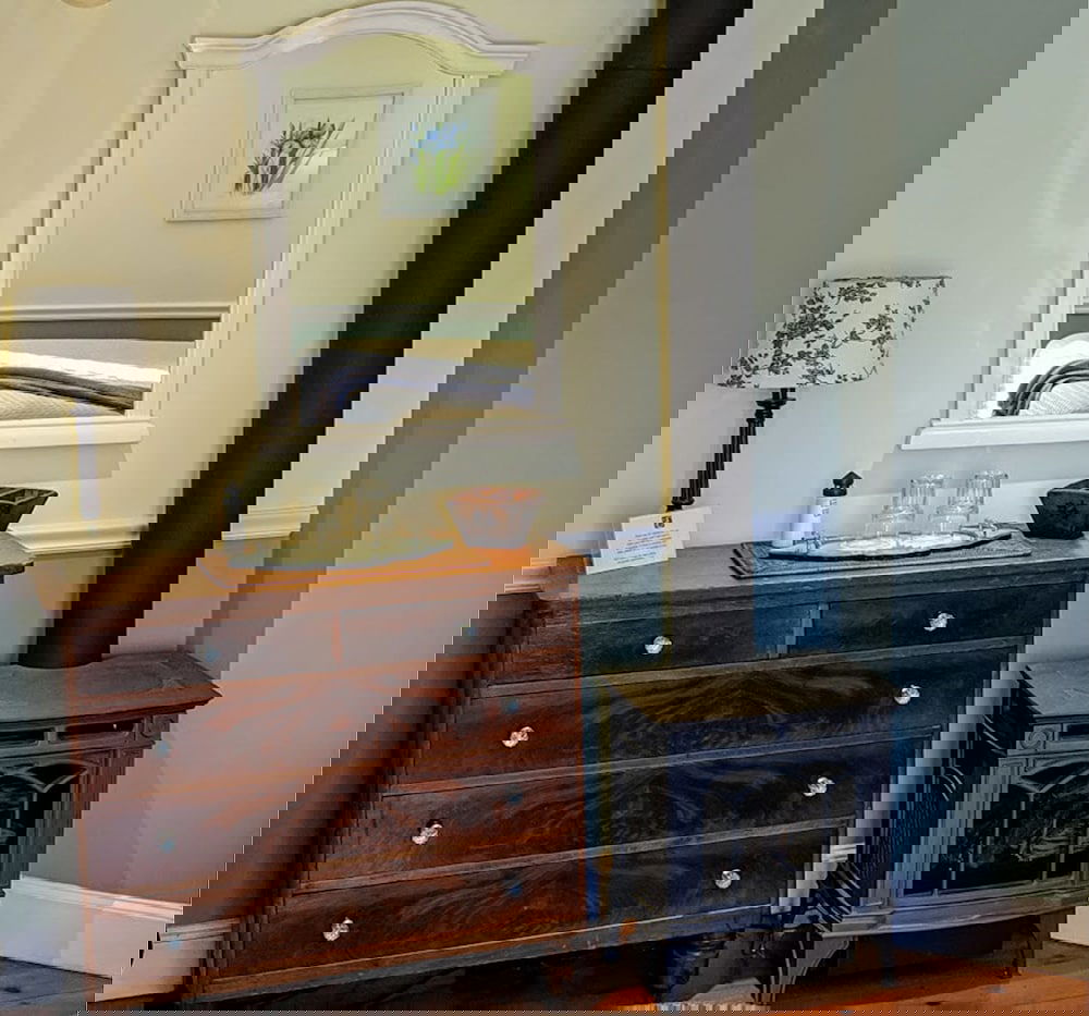 Elms Of Camden - thumb 4