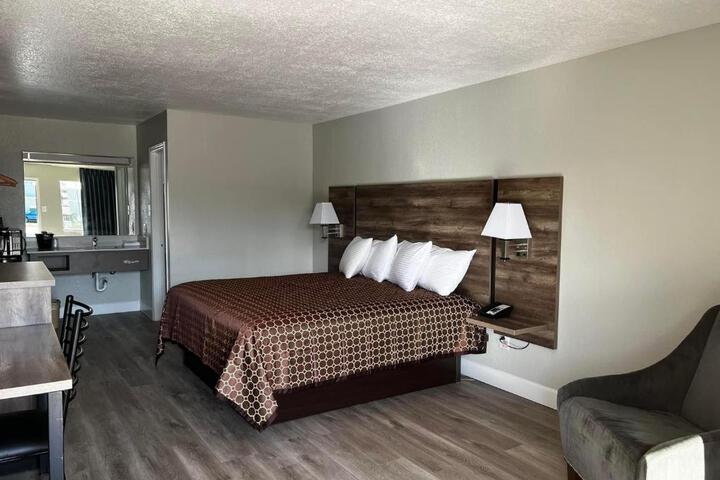 Regency Inn - thumb 6