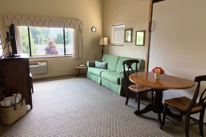 Linderhof Inn - thumb 6