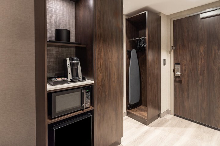 Holiday Inn Boston Logan Airport - Chelsea, An IHG Hotel - thumb 7