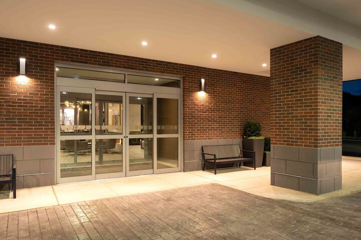 Holiday Inn Boston Logan Airport - Chelsea, An IHG Hotel - thumb 1