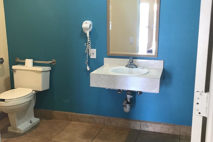 Vagabond Inn Buttonwillow I 5 - thumb 7