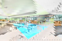 Holiday Inn Express  Suites Delafield an IHG Hotel