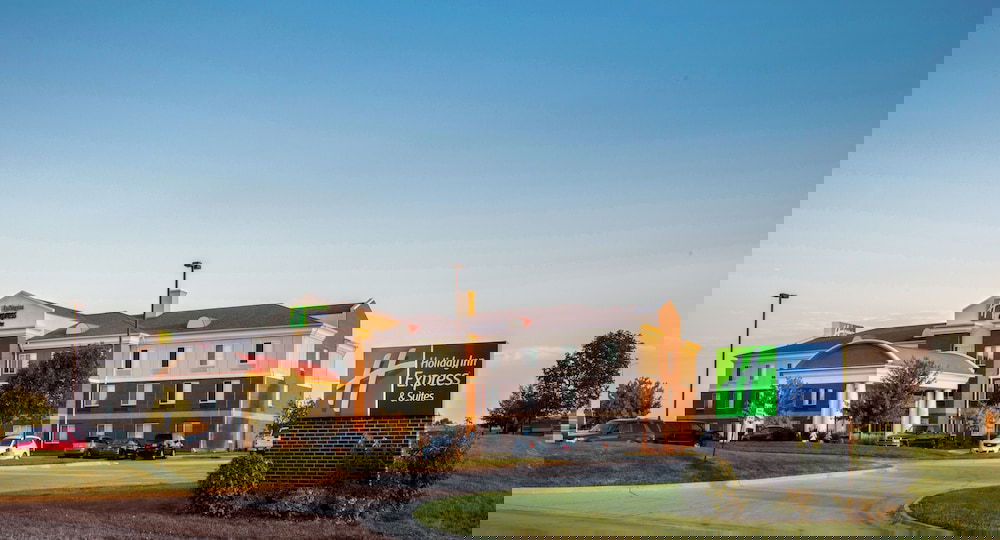 Holiday Inn Express Hotel & Suites Altoona-Des Moines, An IHG Hotel - thumb 0