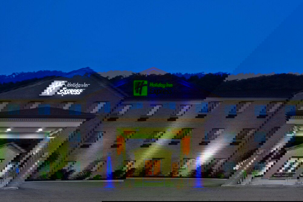 Holiday Inn Exp Chester WV, An IHG Hotel - thumb 1