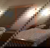 Sacred Clay Inn - Accommodation Los Angeles