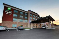 Holiday Inn Express  Suites Detroit North - Roseville an IHG Hotel