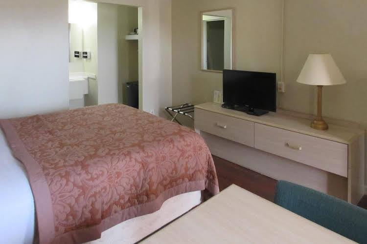 Gateway Inn - thumb 1