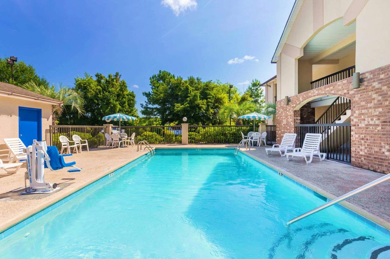 Howard Johnson By Wyndham Savannah GA - thumb 1