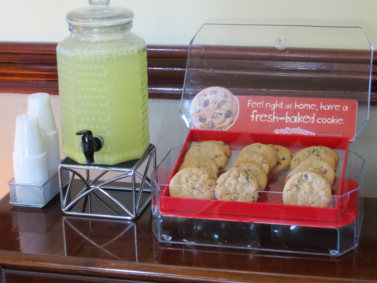 Travelodge By Wyndham Savannah Gateway - thumb 10