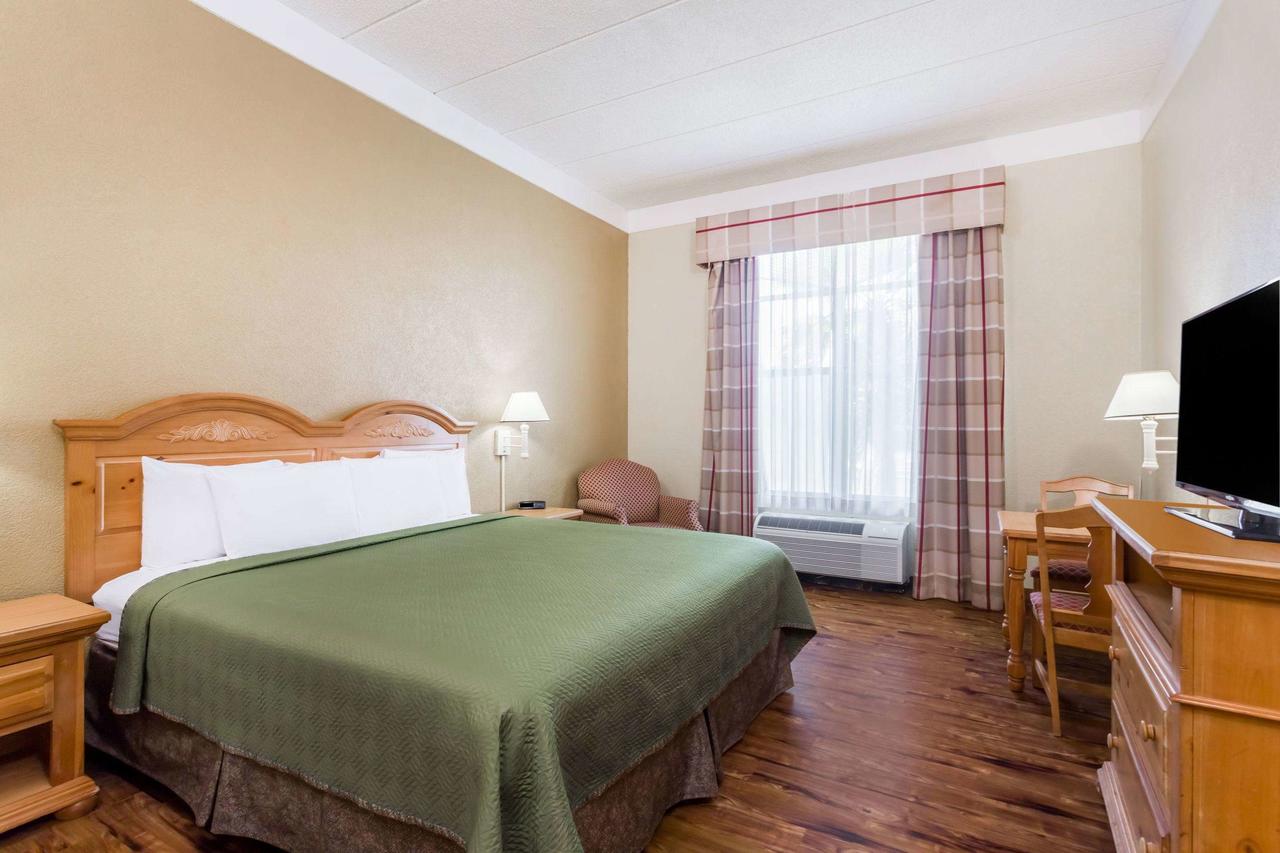 Travelodge By Wyndham Savannah Gateway - thumb 37